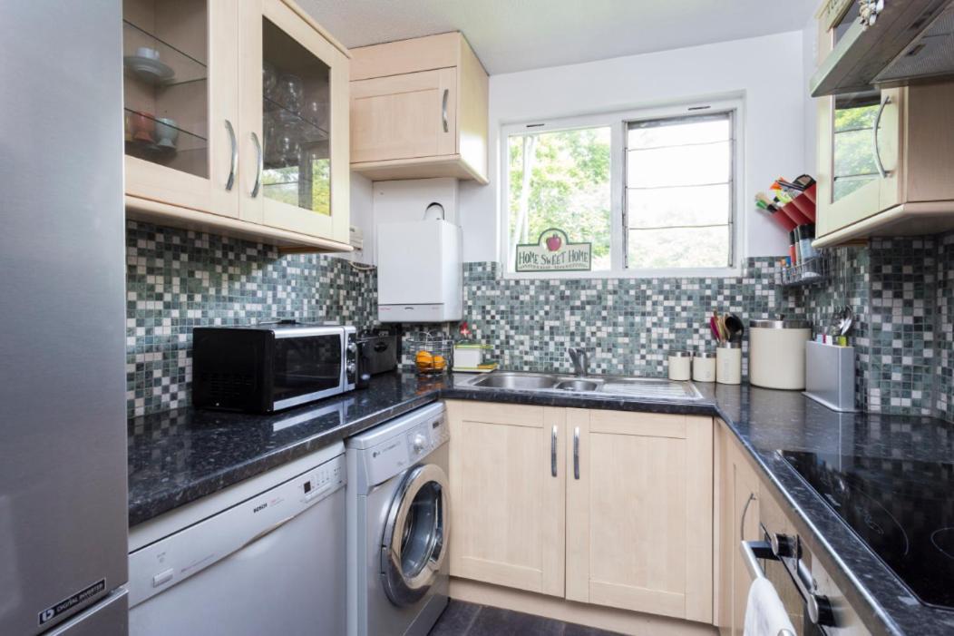 Apartment Superhost's Amazing Spacious Flat With Great Links